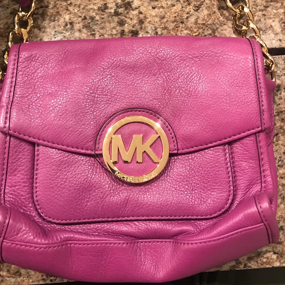 MICHAEL KORS MARGO PEBBLED LEATHER FLAP BAG